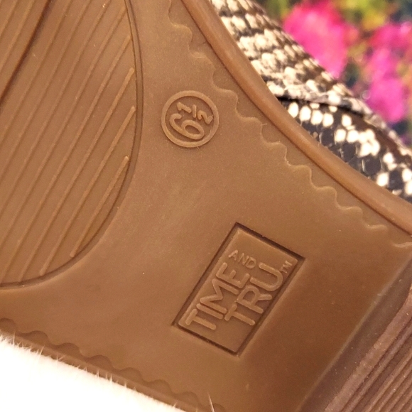 Womens Time and Tru Zipper Booties - Picture 13 of 13